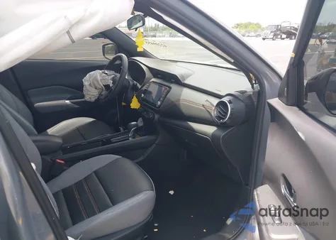 2022 Nissan Kicks Sr Xtronic Cvt z USA, uszkodzony, nr VIN 3N1CP5DV8NL491054